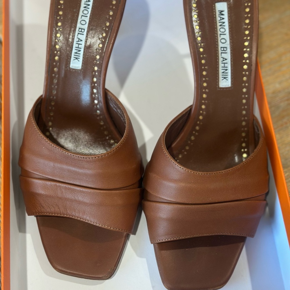 Manolo Blahnik Brown Leather Women's Shoes